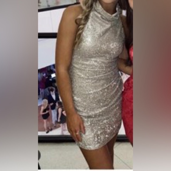 NWT but missing clasps Amanda Prichard white sequin backless dress size medium - Picture 6 of 6